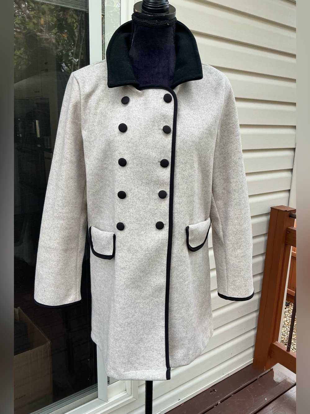 Elegant Double-Breasted Coat with Contrast Trim🥀 - Picture 2 of 8